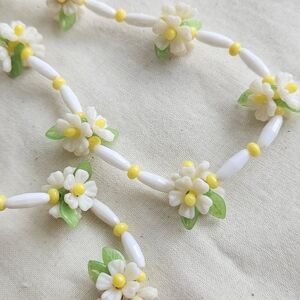 Vtg 1940s Celluloid Daisies Floral Necklace